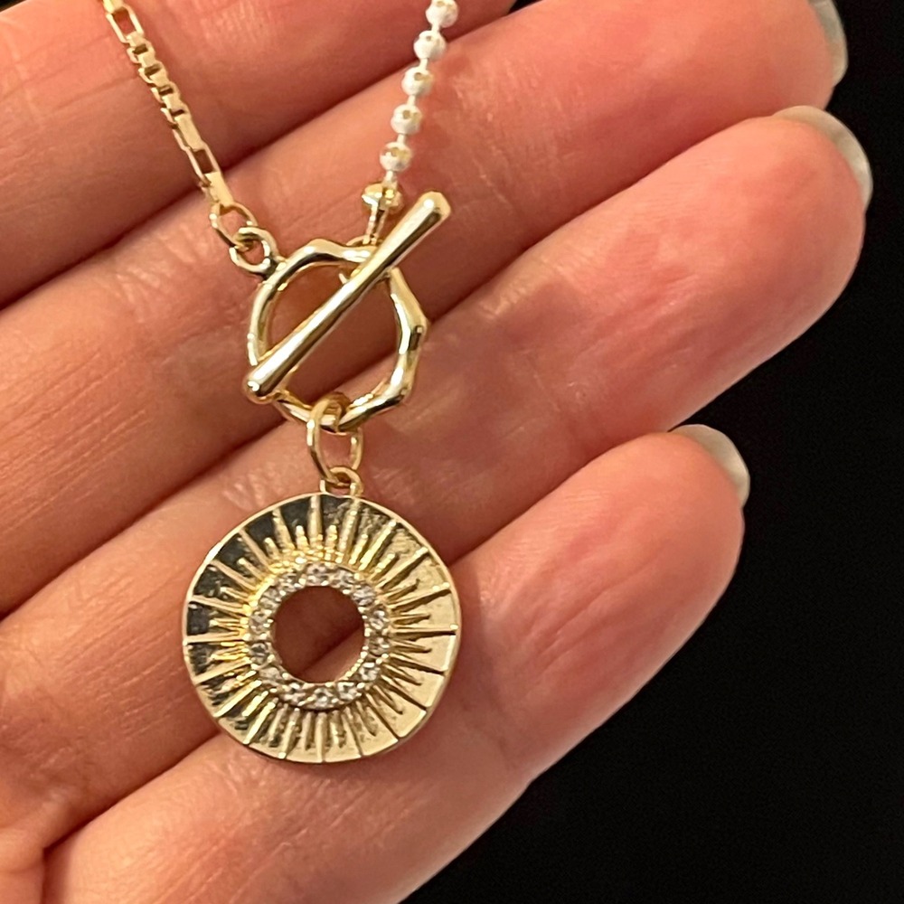 Sunburst Medallion Necklace Womens OS Gold Mixed Chain Celestial Toggle Pendant - Picture 2 of 4